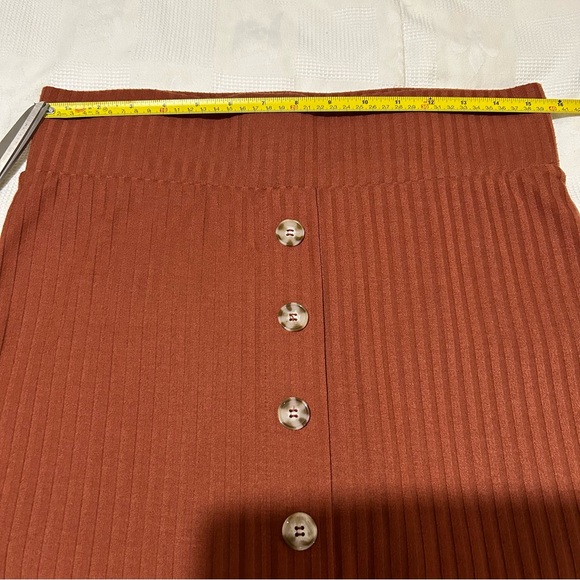 Anko pencil skirt. Polyester knit. Elastic waist. - Picture 3 of 6